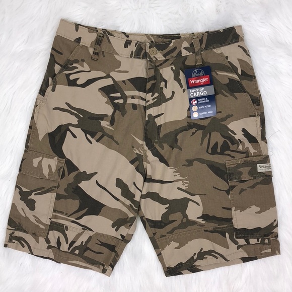 mens wrangler camo shorts